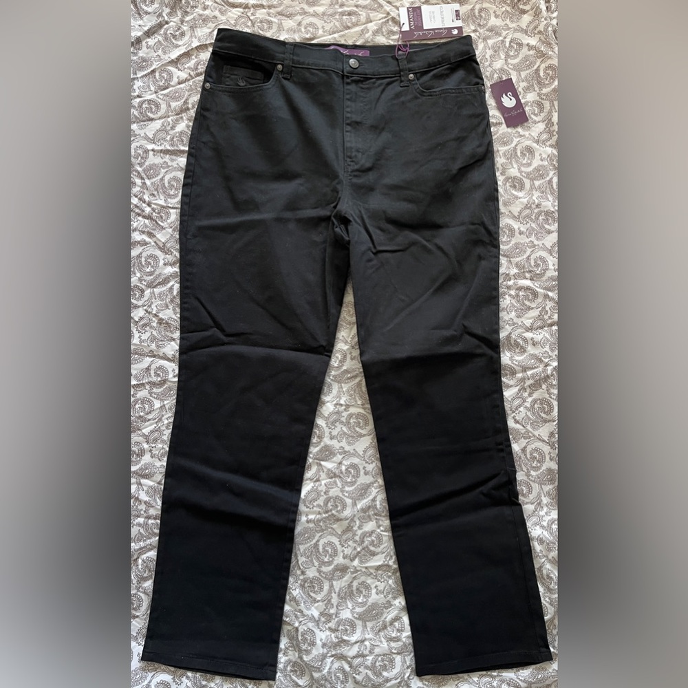 NWT Gloria Vanderbilt Amanda Jean Black Size 14